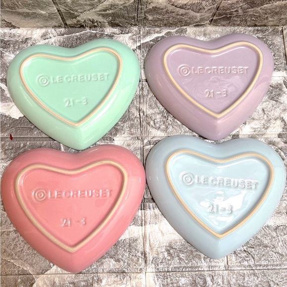 Le Creuset Heart Plate Set of 4 - Picture 3 of 9